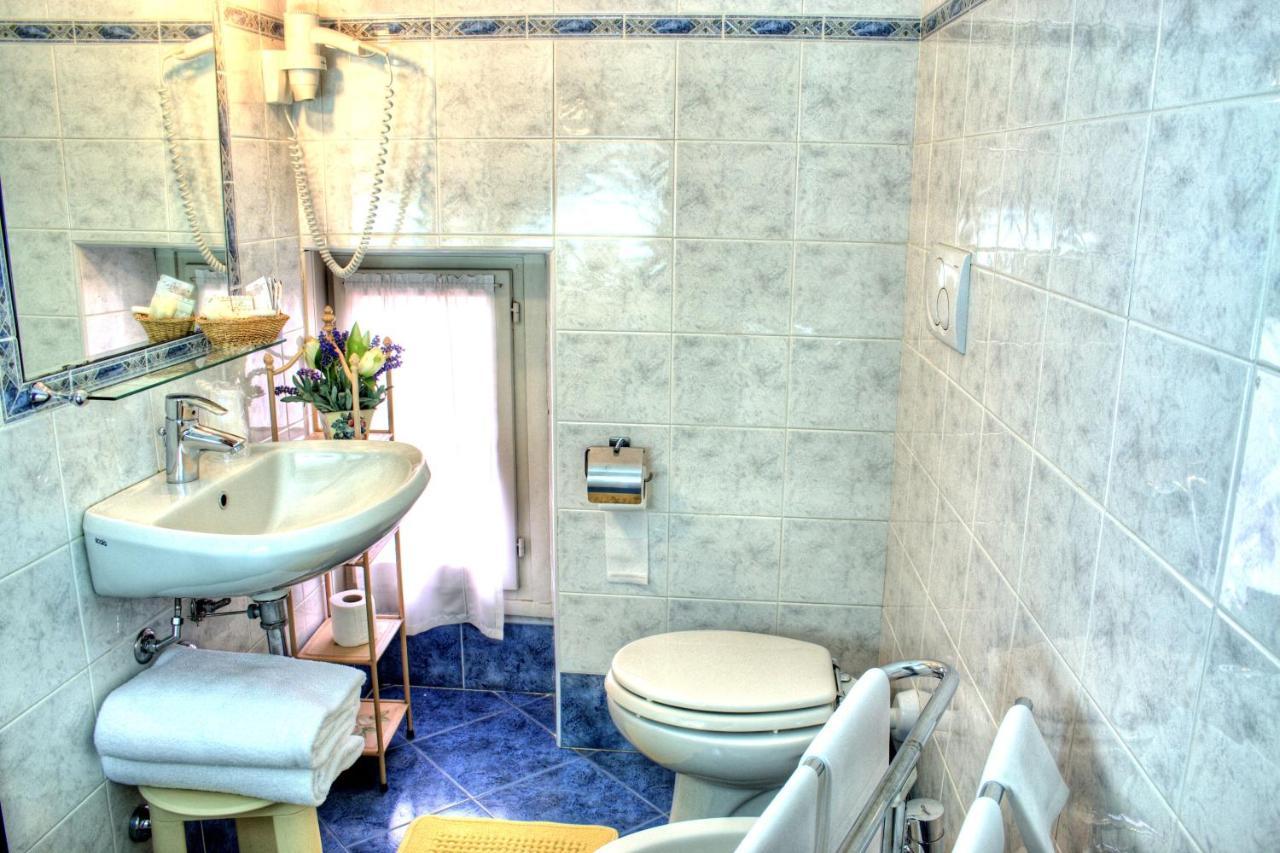 Hotel Torcolo "Residenze Del Cuore" Verona Bagian luar foto