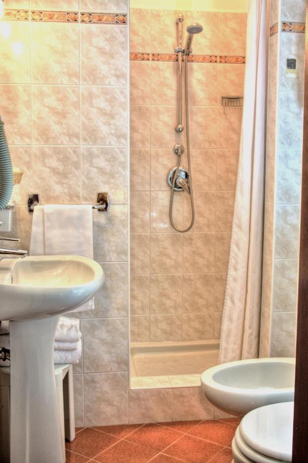 Hotel Torcolo "Residenze Del Cuore" Verona Bagian luar foto