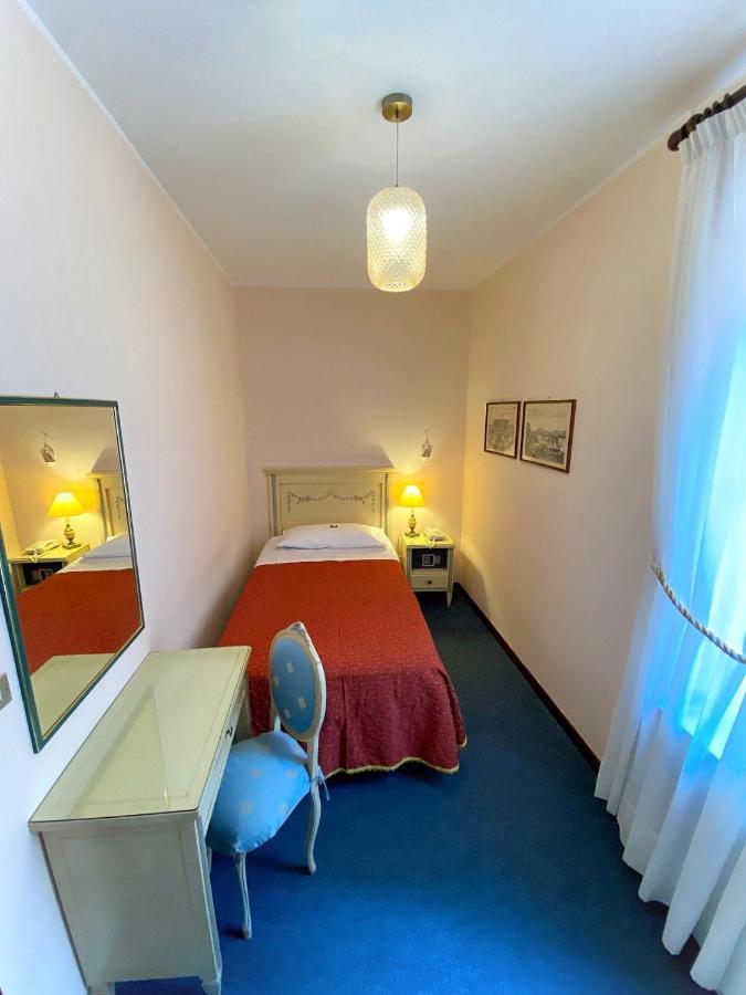 Hotel Torcolo "Residenze Del Cuore" Verona Bagian luar foto
